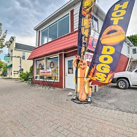 Walkable St Ignace Condo With Lake Huron Views Сент Игнас Екстериор снимка