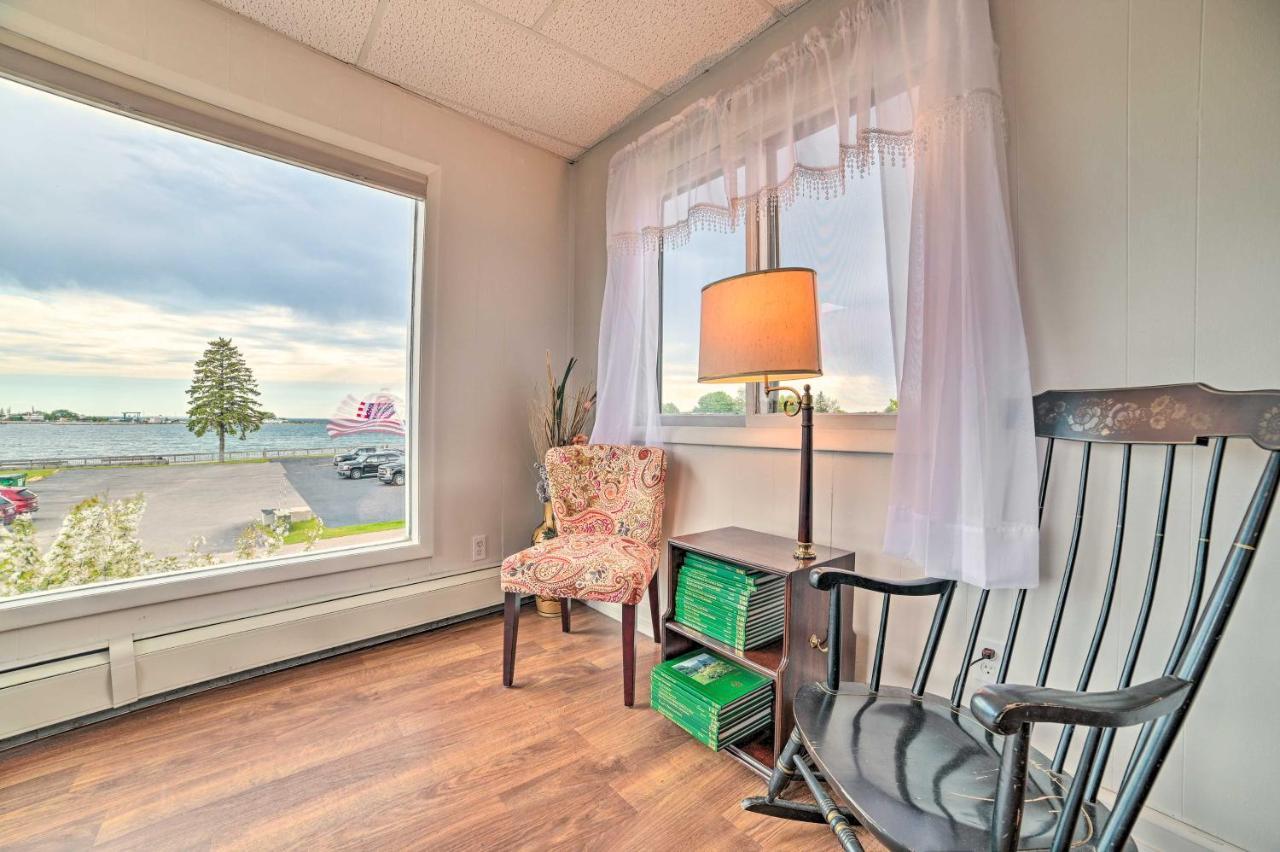 Walkable St Ignace Condo With Lake Huron Views Сент Игнас Екстериор снимка
