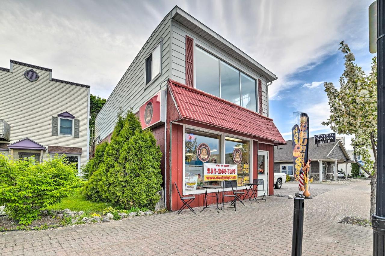 Walkable St Ignace Condo With Lake Huron Views Сент Игнас Екстериор снимка