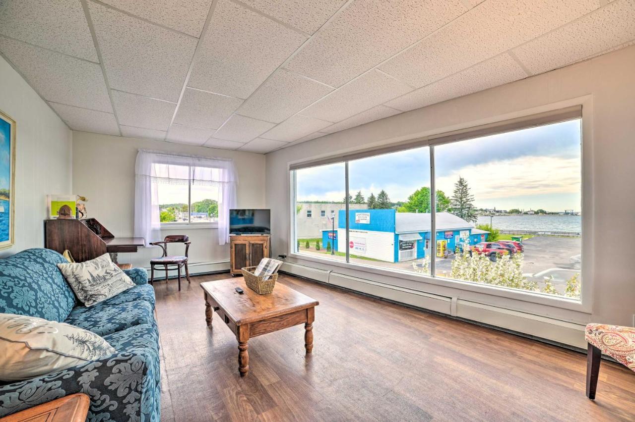 Walkable St Ignace Condo With Lake Huron Views Сент Игнас Екстериор снимка