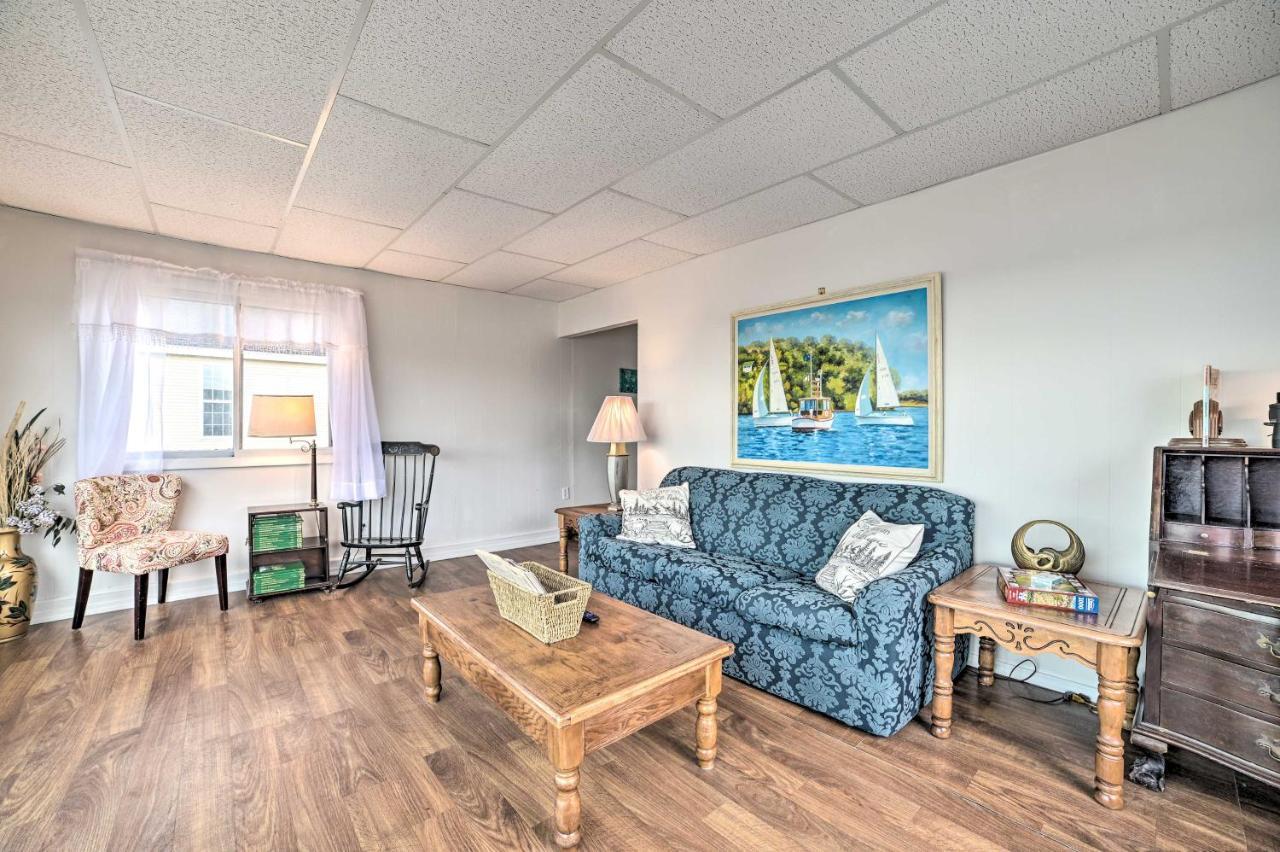 Walkable St Ignace Condo With Lake Huron Views Сент Игнас Екстериор снимка
