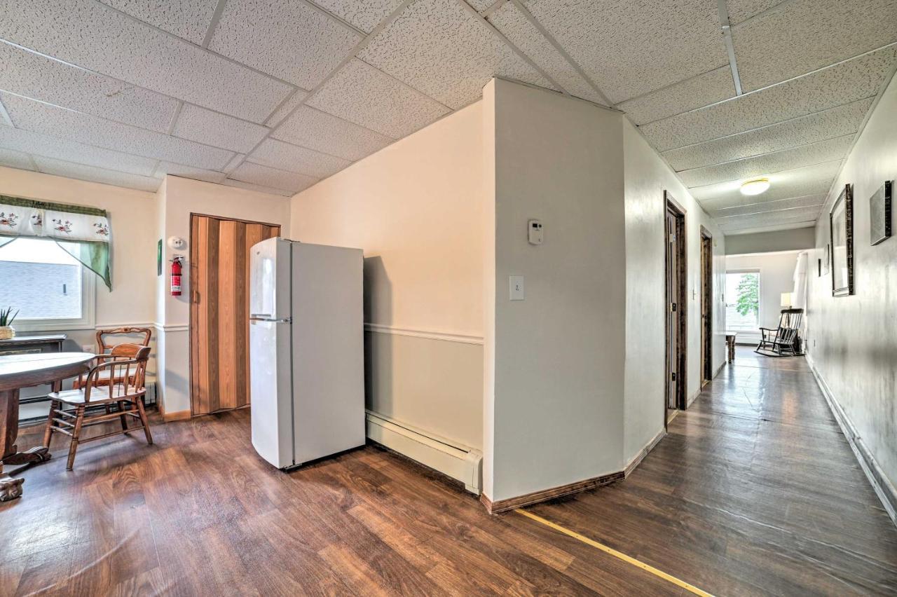 Walkable St Ignace Condo With Lake Huron Views Сент Игнас Екстериор снимка