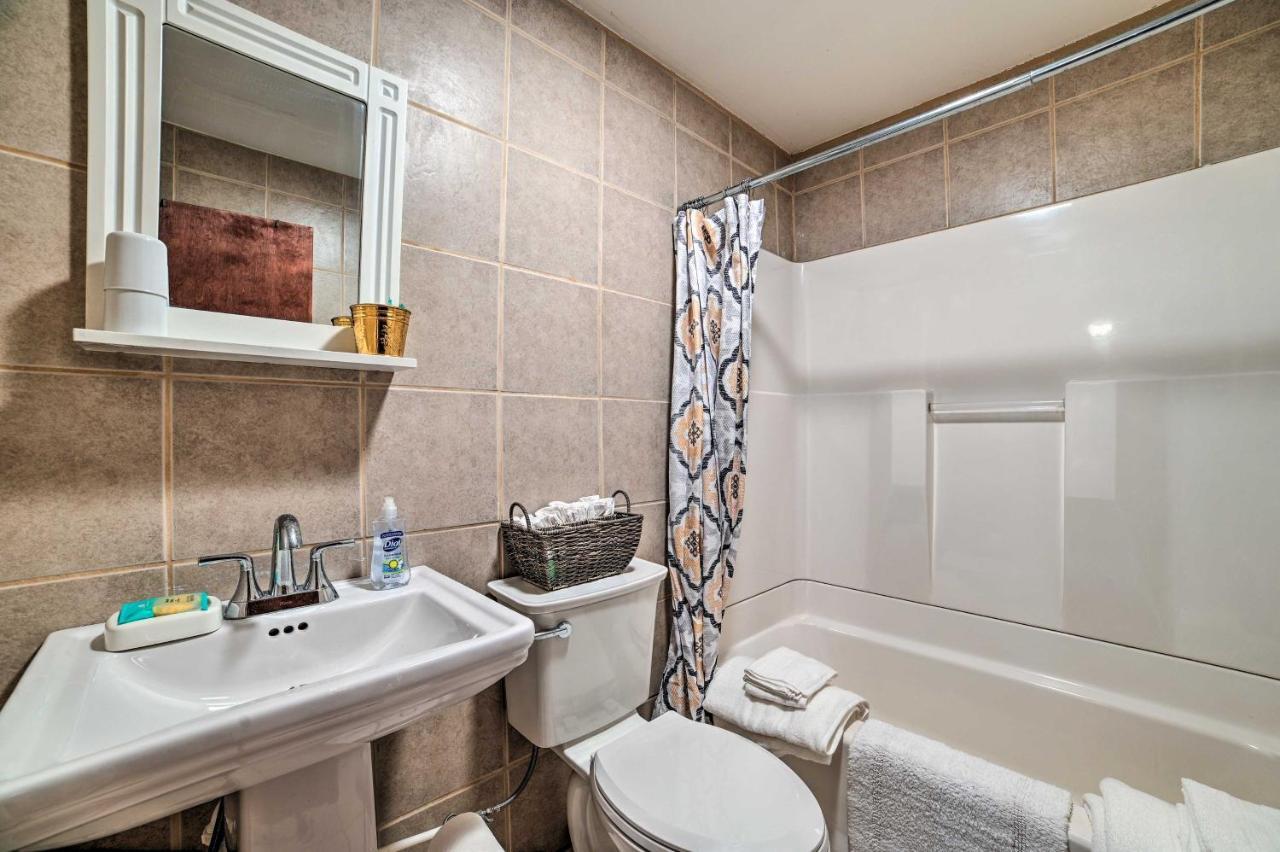 Walkable St Ignace Condo With Lake Huron Views Сент Игнас Екстериор снимка