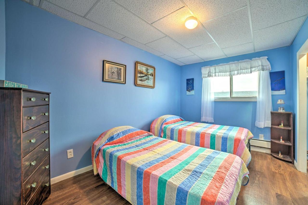 Walkable St Ignace Condo With Lake Huron Views Сент Игнас Екстериор снимка