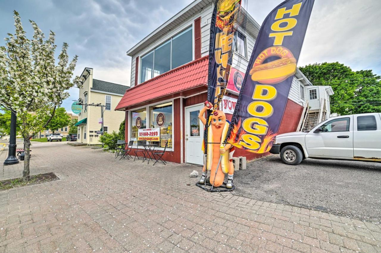 Walkable St Ignace Condo With Lake Huron Views Сент Игнас Екстериор снимка