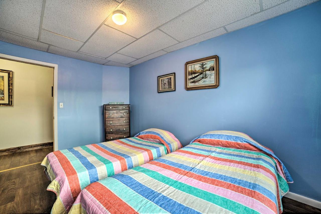 Walkable St Ignace Condo With Lake Huron Views Сент Игнас Екстериор снимка
